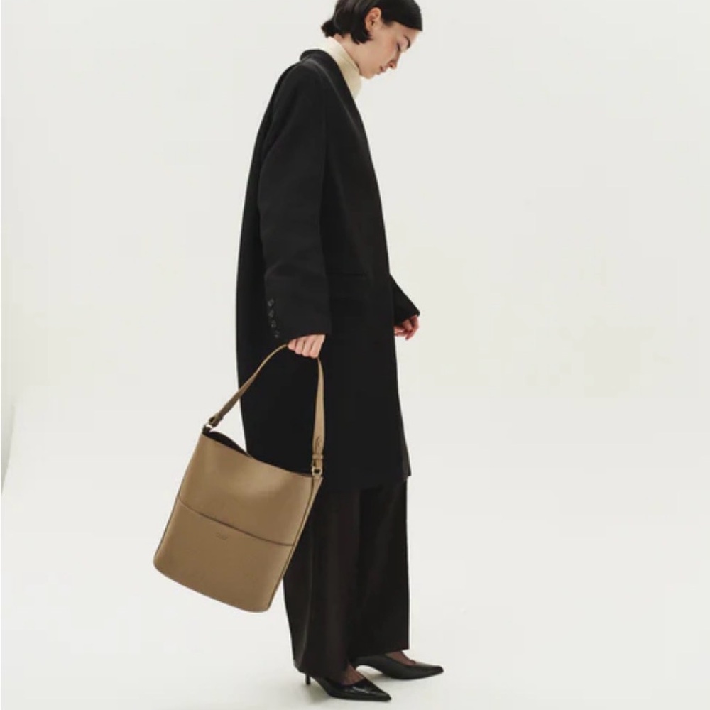Freja - Tall Tote in Taupe - Picture 8 of 8